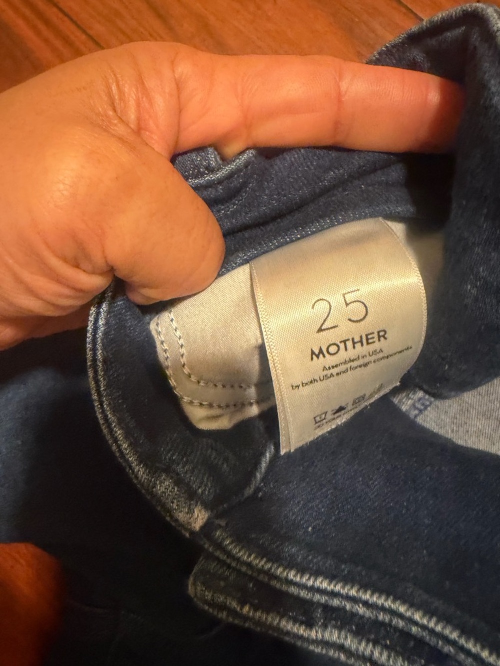 MOTHER Navy High-Rise Wide-Leg Jeans - Picture 6 of 11